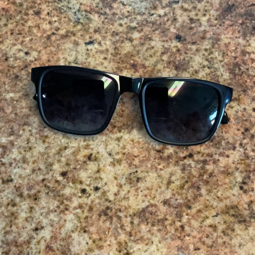 Guess black dark daily sunglasses GF0220 sport flex full Jake square frame